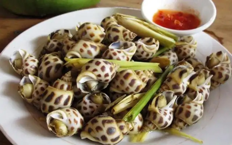 Ốc hương hấp sả nóng hổi, giữ trọn vị ngọt tự nhiên của ốc