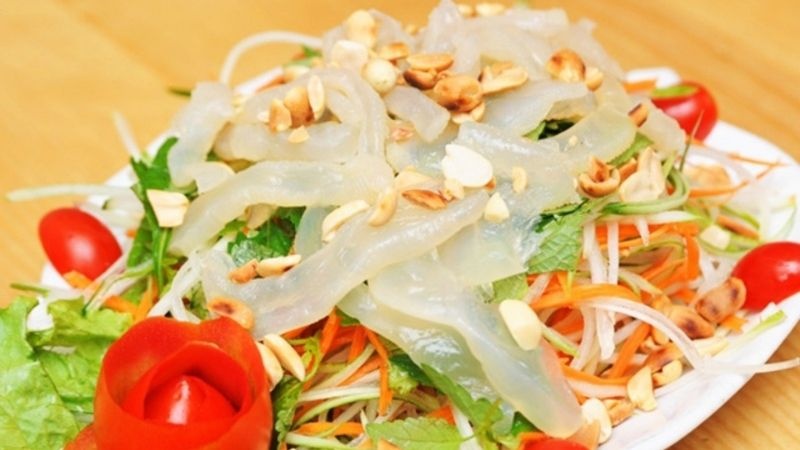 Nộm sứa hoa chuối thanh mát