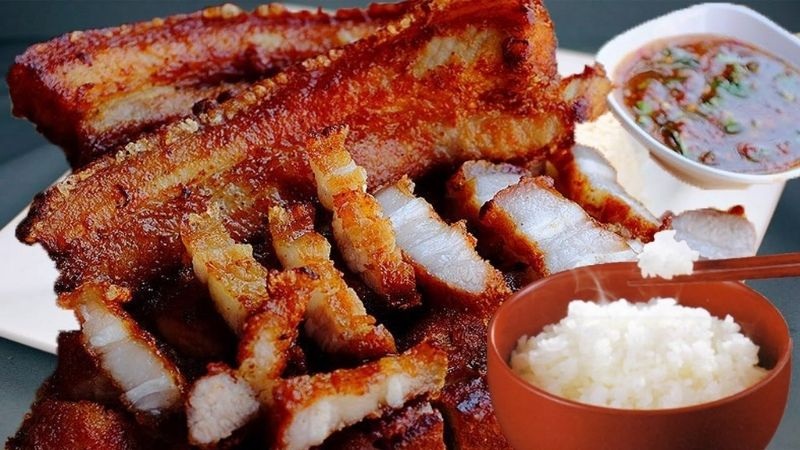 Thịt ba chỉ chiên kiểu Thái giòn rụm, vị cay mặn hấp dẫn