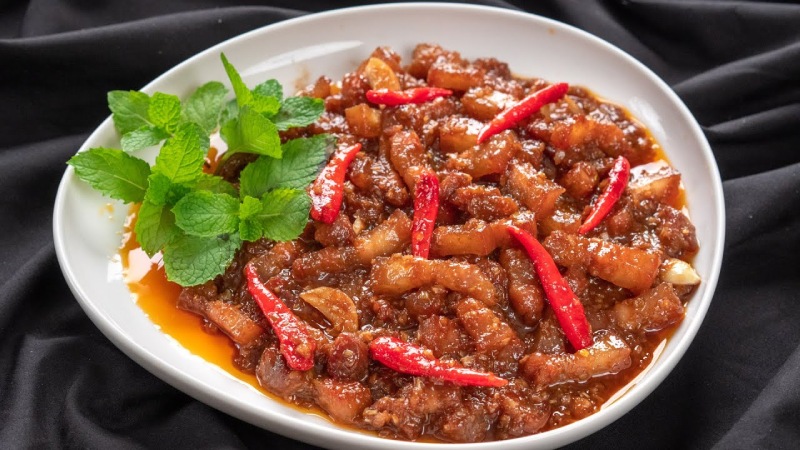 Thịt ba chỉ xào mắm ruốc đậm mùi, món ăn đưa cơm