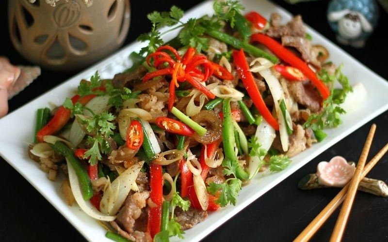 Thịt bê xào sả ớt cay nồng