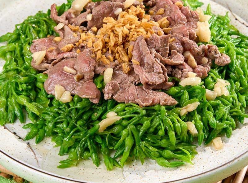 Thịt đà điểu xào bông thiên lý