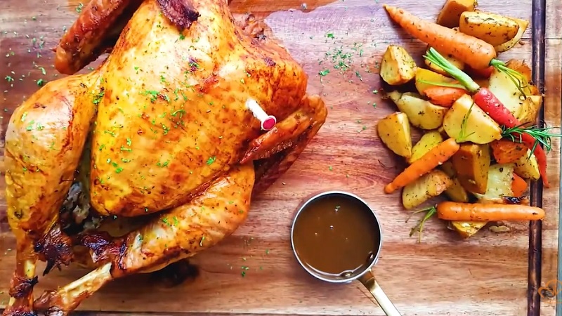 Gà tây nướng nguyên con