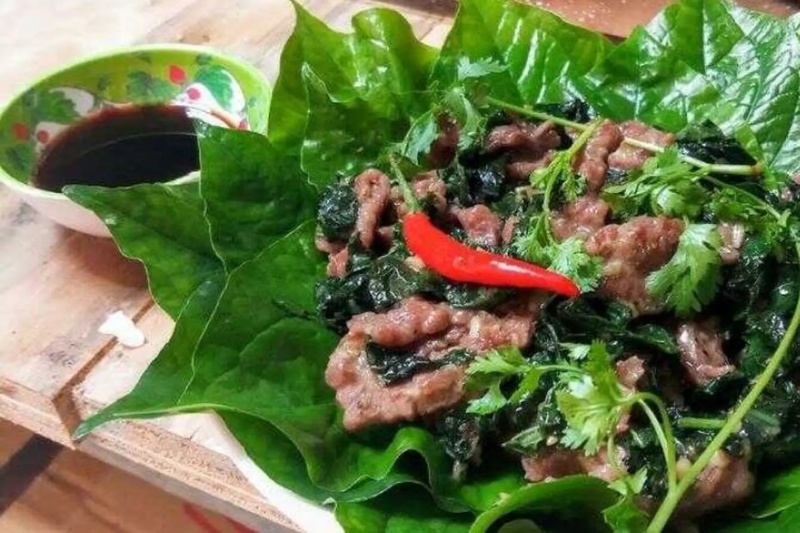 Thịt nai xào lá lốt