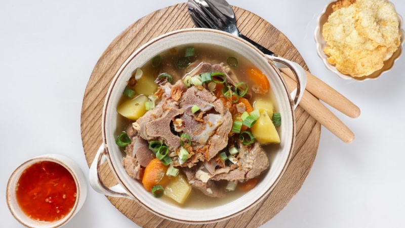 Thịt nai hầm rau củ