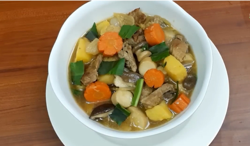 Thịt ngựa hầm nấm