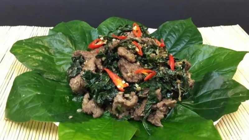 Thịt ngựa xào lá lốt