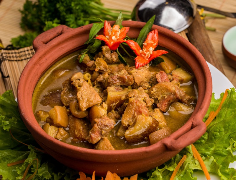 Thịt nhím nấu giả cầy đậm đà với riềng mẻ và mắm tôm, món nhím truyền thống