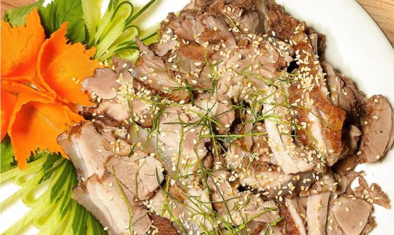 Nhím tái chanh tươi ngon trộn chanh ớt và rau thơm, đặc sản nhím lạ miệng