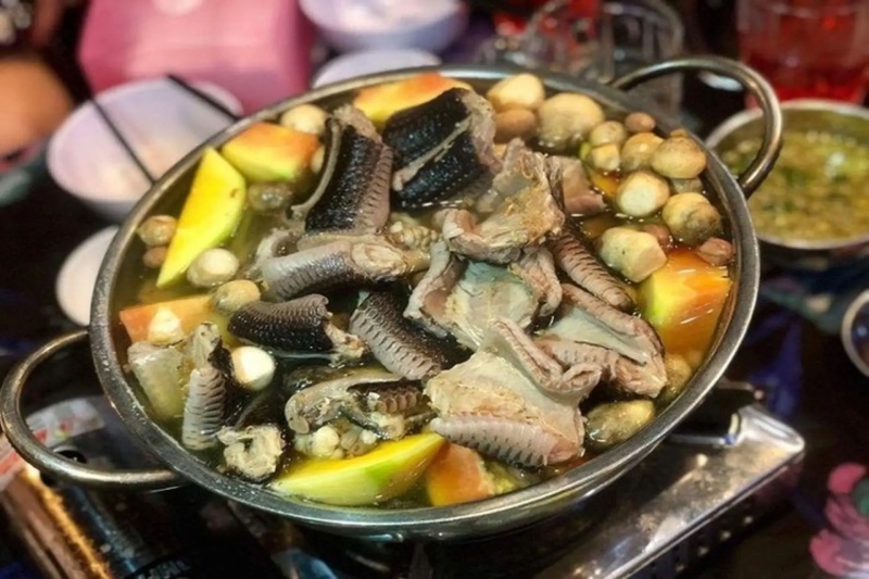 Lẩu rắn hầm sả