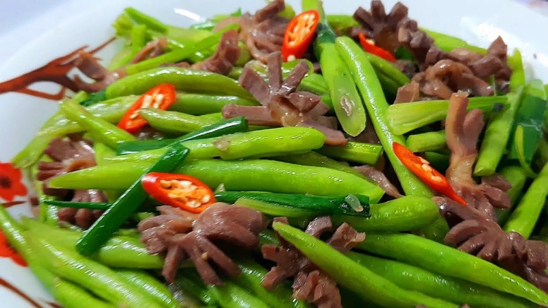 Tim gà xào đậu que