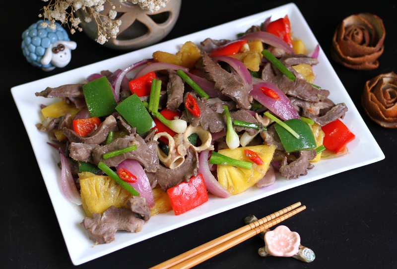 Tim heo xào rau củ thập cẩm