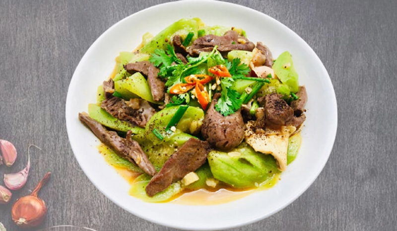 Tim heo xào mướp