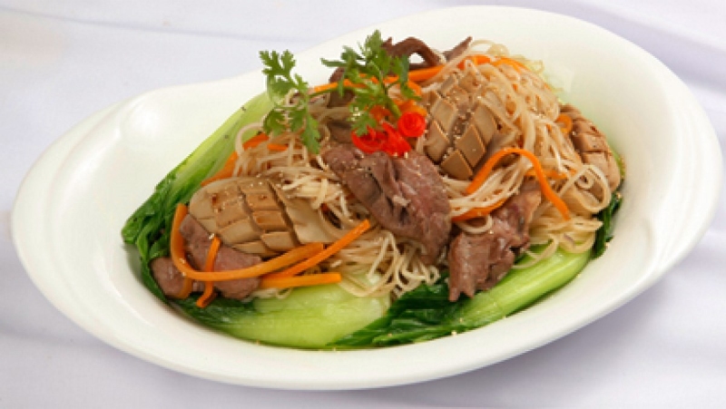 Hủ tiếu xào tim cật heo