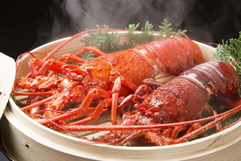 Tôm hùm hấp bia