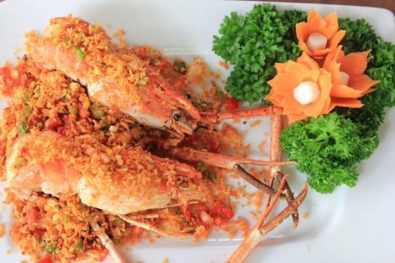 Tôm hùm rang muối