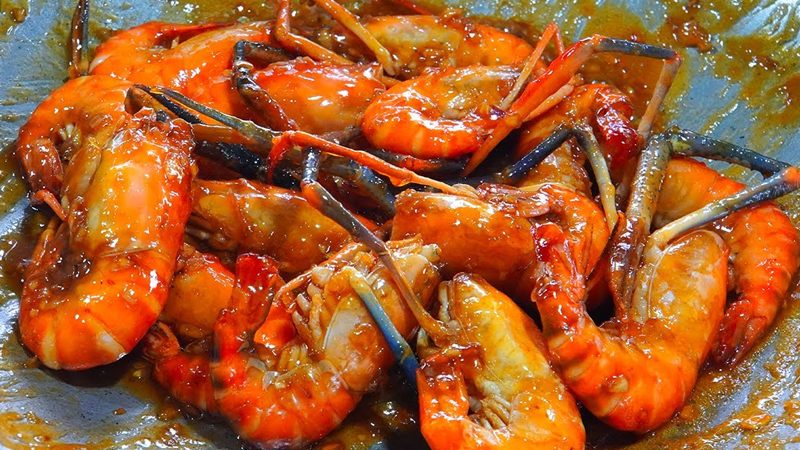 Tôm rang me chua ngọt hấp dẫn