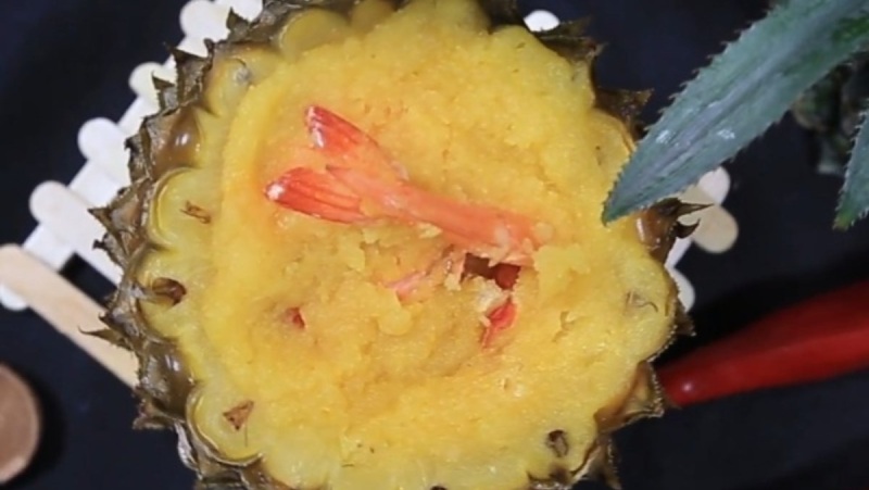 Tôm hấp dứa độc lạ, hấp dẫn