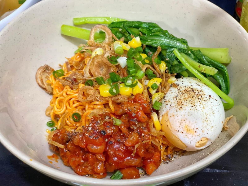 Mì trộn tóp mỡ