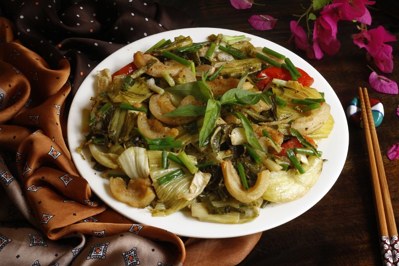 Tóp mỡ xào dưa chua