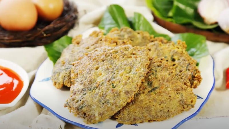 Trứng cá chiên lá lốt