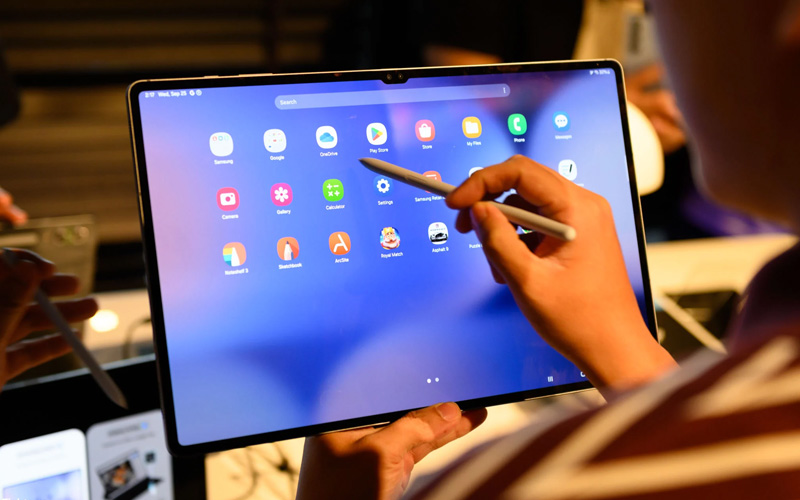 Galaxy Tab S10 Ultra có màn hình rộng đến 14.6 inch