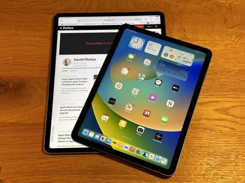 iPad Air 2022 (trên) và iPad Pro 12.9 inch 2022 (dưới)