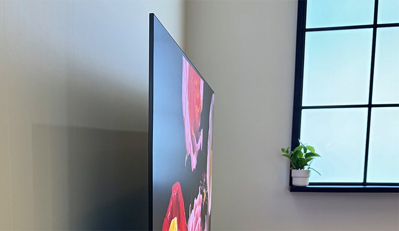 Độ dày màn hình TV Samsung OLED S95D chỉ 11mm