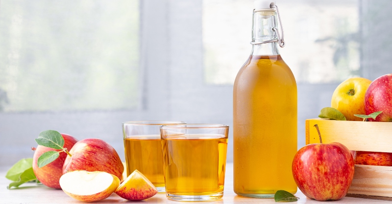 Bạn nên chuẩn bị giấm để vệ sinh tủ lạnh