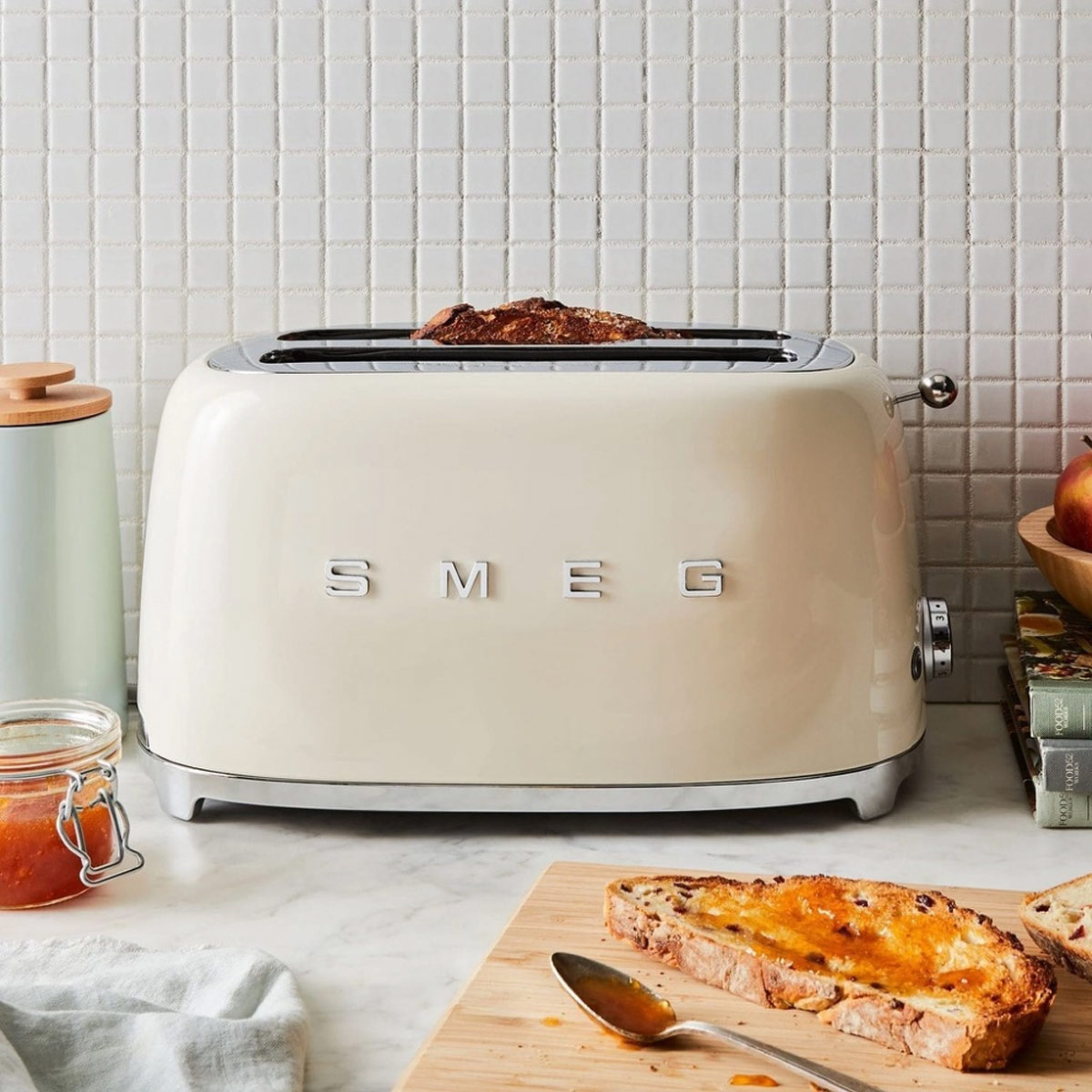 Máy nướng bánh mì Smeg TSF01CREU - Kem