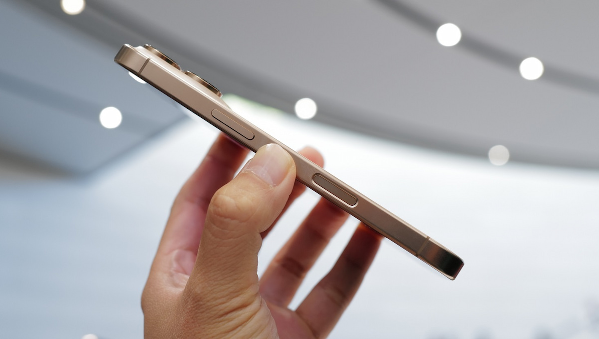 iPhone 16 Pro và iPhone 16 Pro Max cũng được trang bị nút Điều khiển Camera