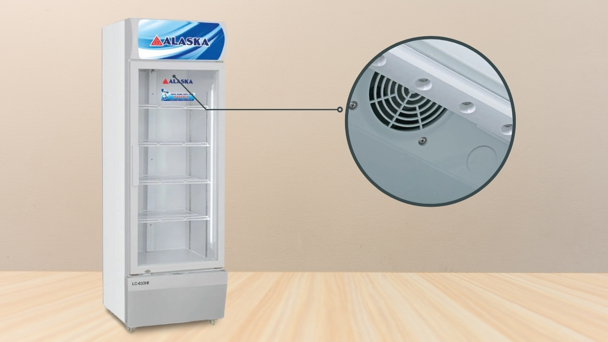 Quạt giúp phân tán hơi lạnh đều đến mọi vị trí trong tủ