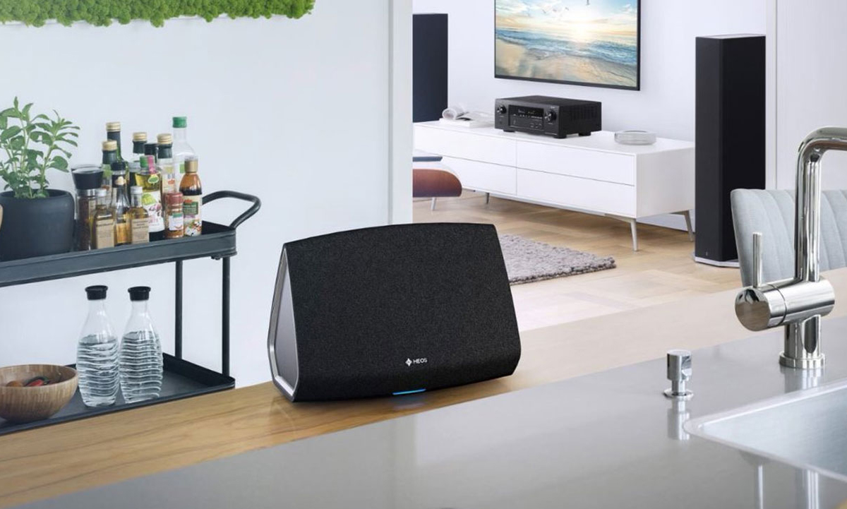 Loa Denon HEOS5HS2BKE2 nổi bật khi bố trí trong không gian