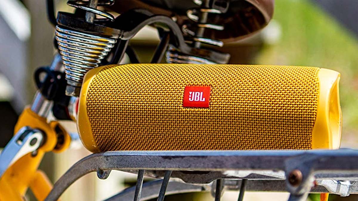 Loa JBL Flip 5 có thể chơi được nhiều thể loại nhạc với chất âm bùng nổ