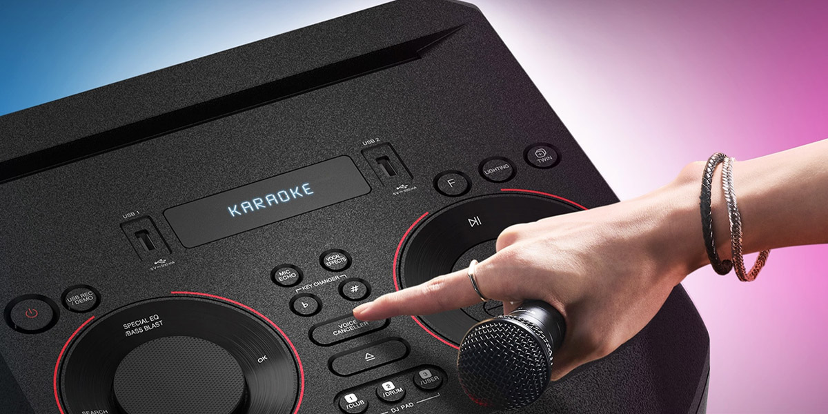 Sản phẩm cho phép bạn trình diễn giọng hát với tính năng karaoke thông minh