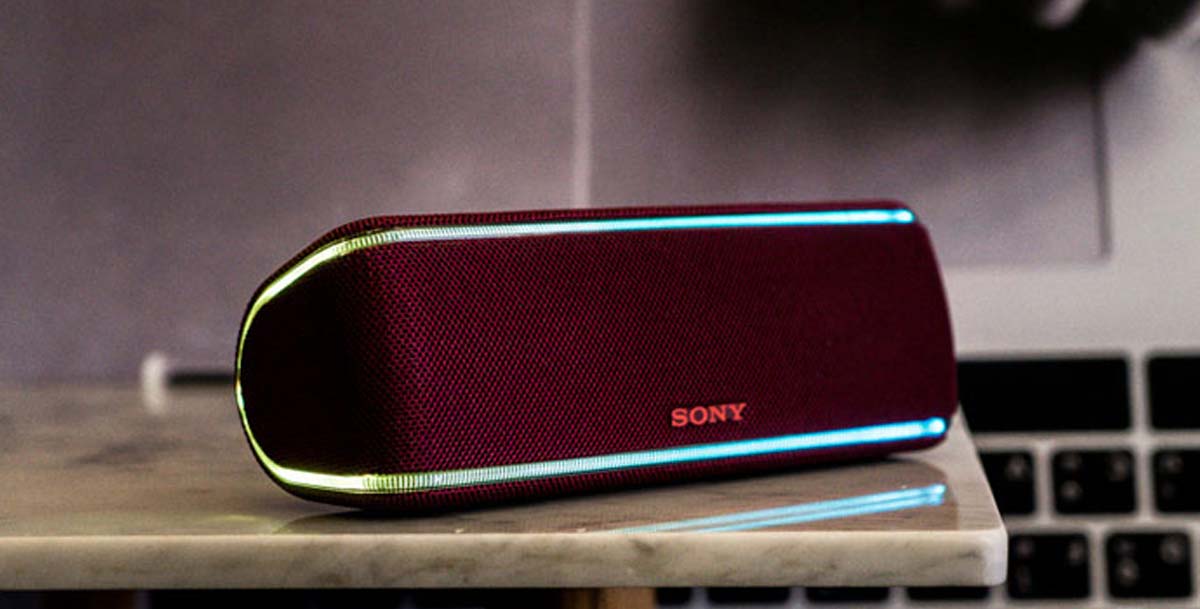Loa Sony SRS-XB41 có thiết kế nhỏ gọn và sành điệu với dải LED đẹp mắt