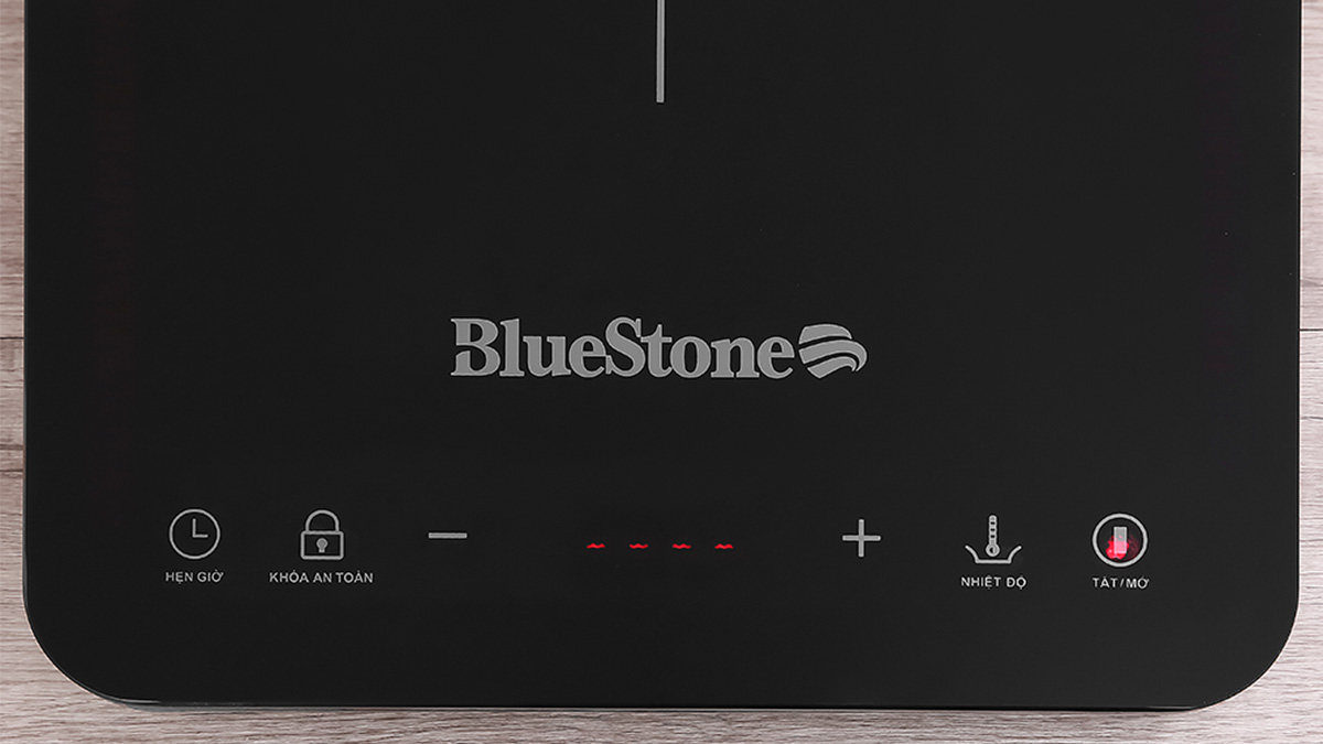 Bluestone ICB-6729 sử dụng bảng điều khiển cảm ứng đơn giản