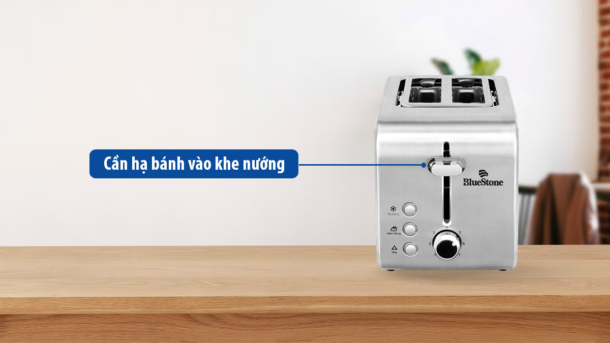 Cần hạ bánh vào khe nướng dễ thao tác