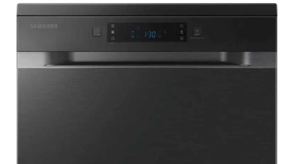 Samsung DW60CG550FSGSV sử dụng bảng điều khiển dạng nút nhấn đơn giản