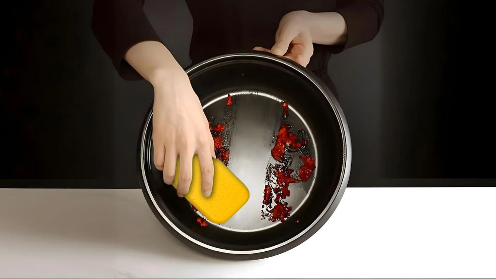 Vệ sinh lòng nồi