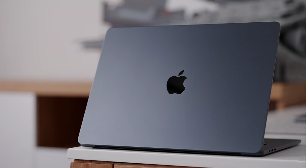 Macbook Air có thiết kế mỏng nhẹ và cấu hình ổn định