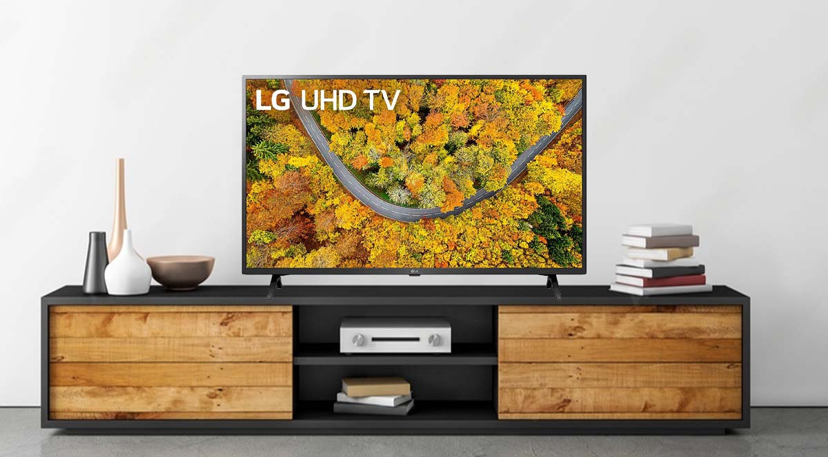 LG Smart Tivi 4K 43 Inch 43UP7550PTC được bài trí đẹp mắt và sang trọng