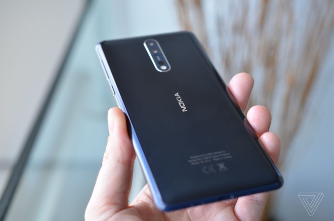 Nokia 8 xuất hiện tại Việt Nam chỉ ít phút sau khi được giới thiệu toàn cầu.
