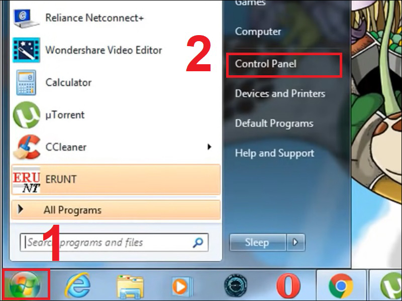 Bạn nhấn vào Start rồi chọn mục “Control Panel”.