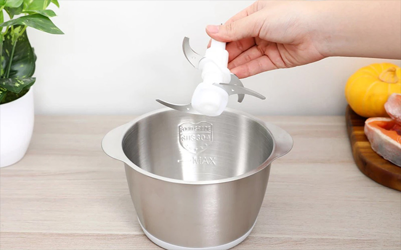 Sửa máy xay thịt bị kẹt do lưỡi dao mòn như thế nào