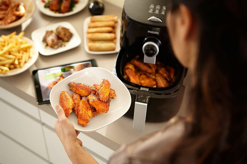 Cho quá nhiều thức ăn khiến luồng khí nóng không lưu thông đều