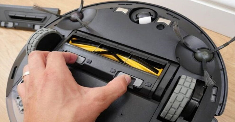 Robot hút bụi không quay chổi cạnh do hỏng main 