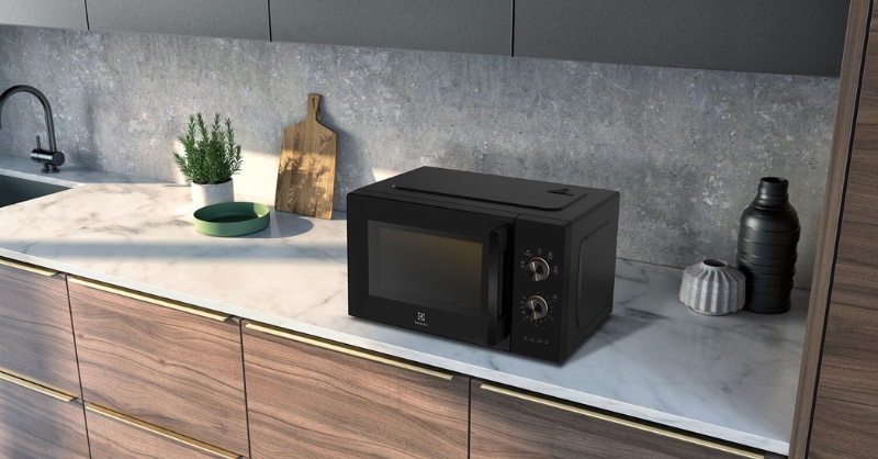 Tại sao cần quan tâm đến kích thước lò vi sóng?