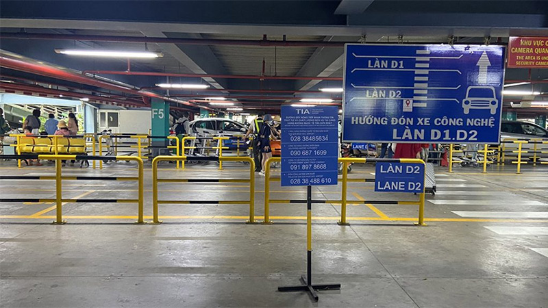 Di chuyển bằng taxi, xe công nghệ