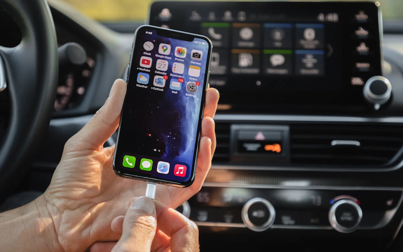 Kết nối iPhone với cổng USB trên ô tô